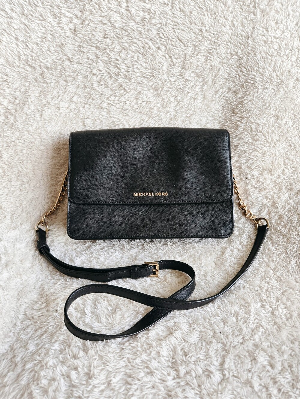 MICHAEL KORS Black Daniela Saffiano Leather Crossbody Bag
